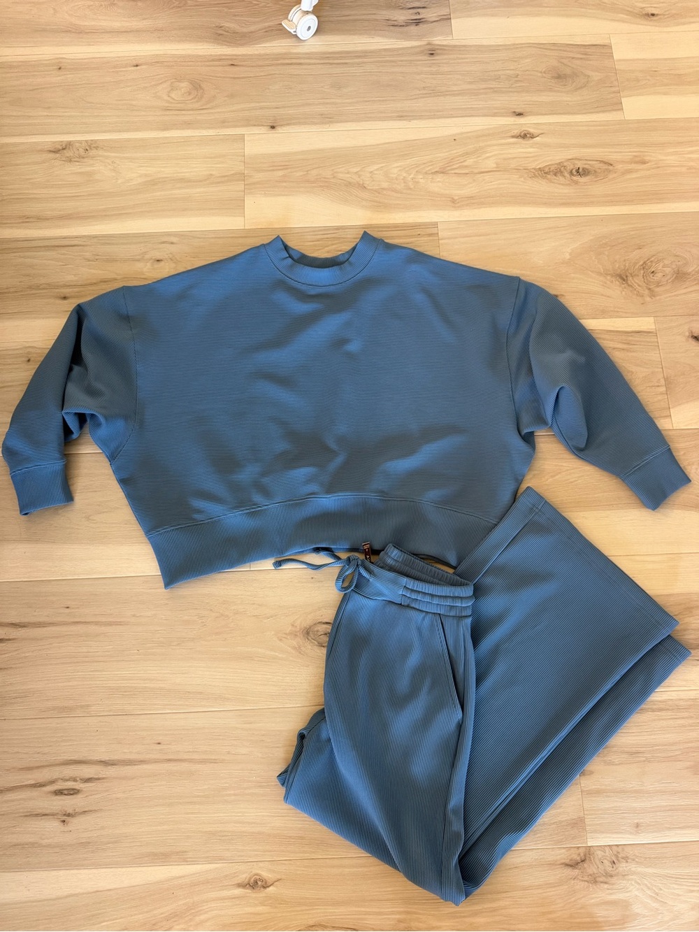 Zenana Outfitters Dusty Blue Cropped Sweatshirt
